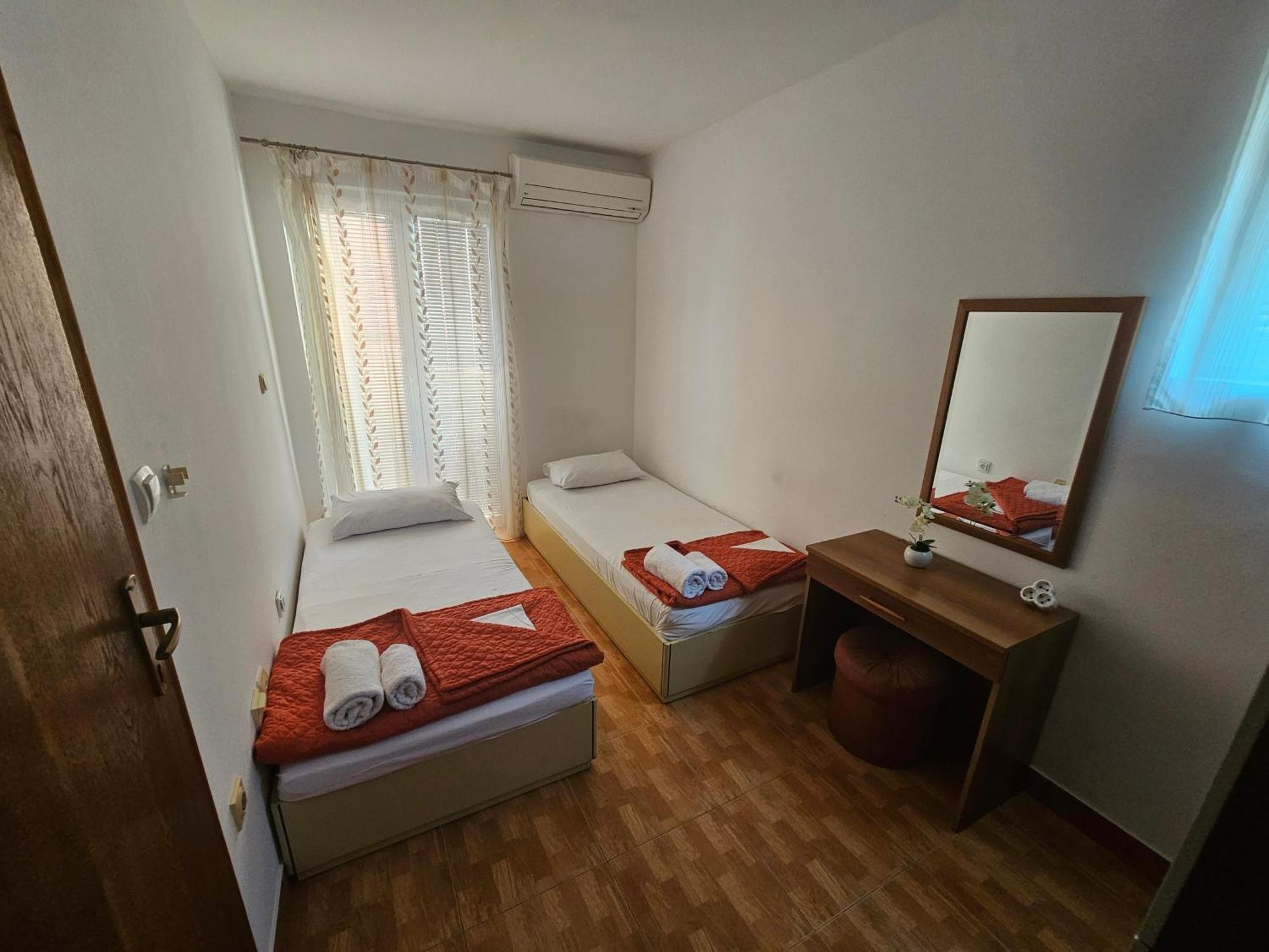 Apartments Drobni Pijesak Petrovac Chambre photo