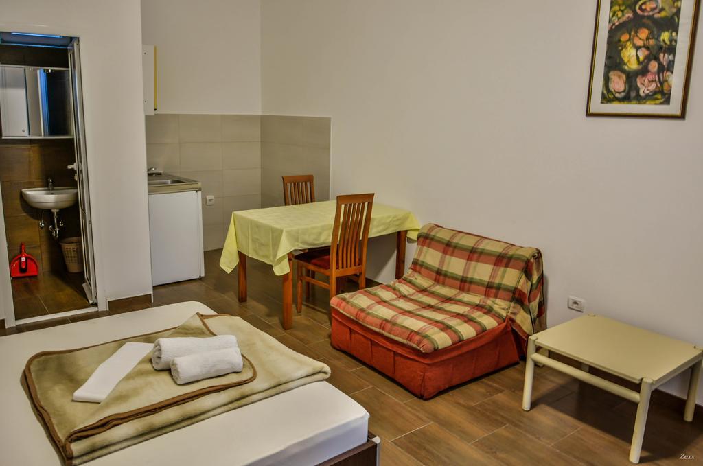 Apartments Drobni Pijesak Petrovac Extérieur photo