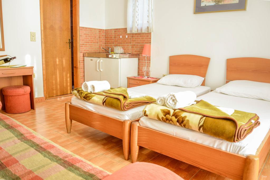 Apartments Drobni Pijesak Petrovac Extérieur photo